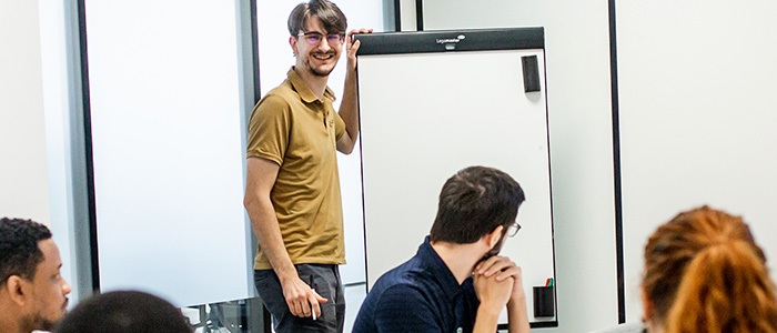 CHEF DE PROJET TELECOM SHORT